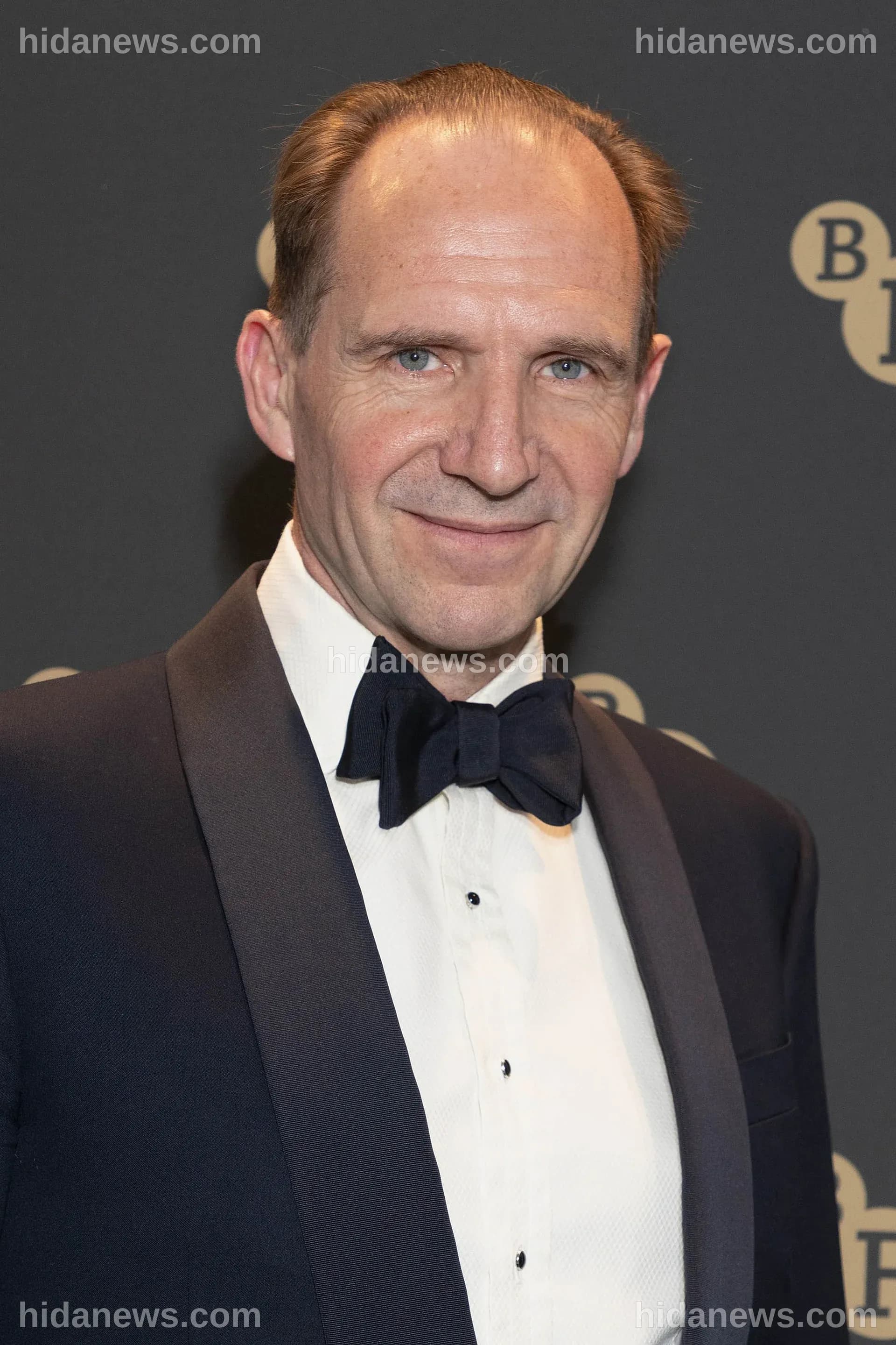 Ralph Fiennes: Vita, Carriera e Influenza Culturale di un'Icona del Cinema